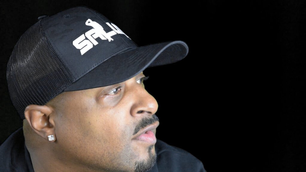 salute face still 2(black background)